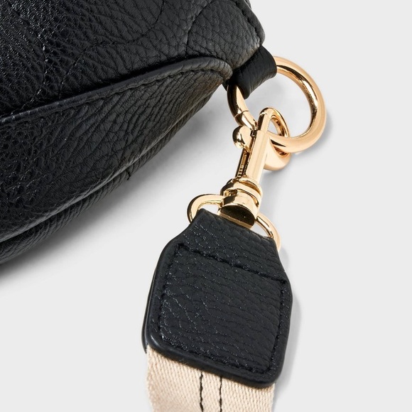 Universal thread black quilted belt bag NWT - Picture 7 of 9